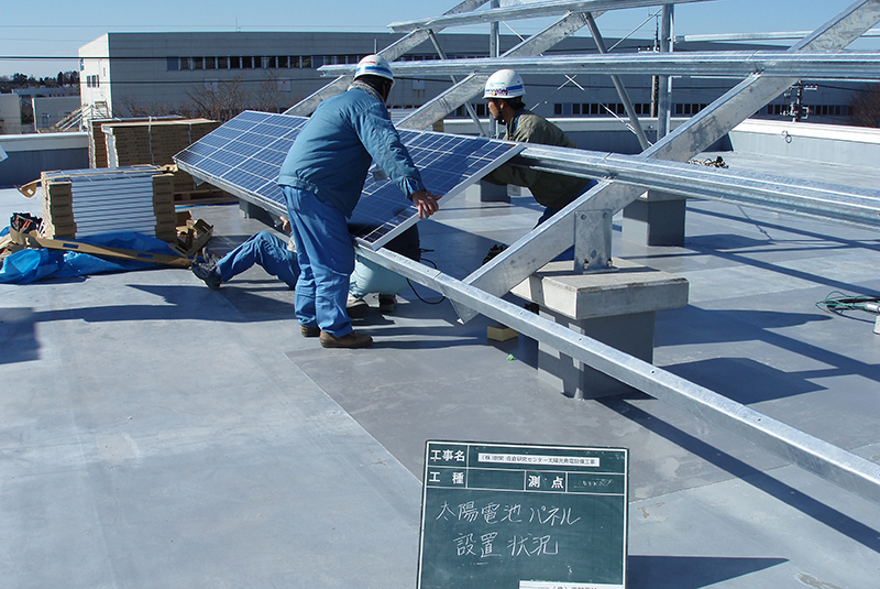 太陽光発電設備の販売・施工に関わる現場施工